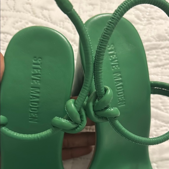 NWT - new STEVE MADDEN Harrlow Green Strappy Block Heel Sandals size 9 - Picture 5 of 8